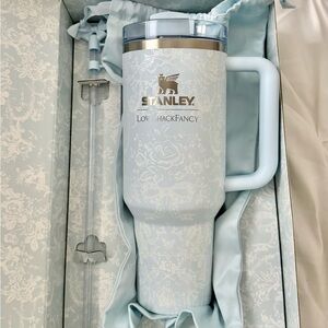 LoveShackFancy Stanley 40 oz TOSCANA TOILE (ALPINE BLUE) BRAND NEW 🩵